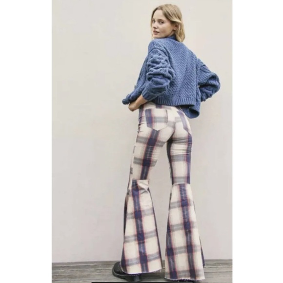 ✨HP✨ NWOTS FP JUST FLOAT ON FLARE JEANS (27) - Picture 3 of 15